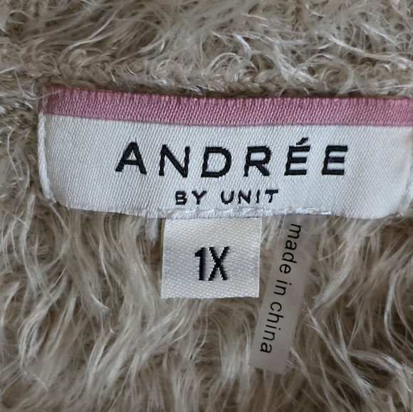 Andrée by Unit WEEKEND Fuzzy Sweater Beige Black Plus Size 1X Cozy Pullover - Picture 6 of 7